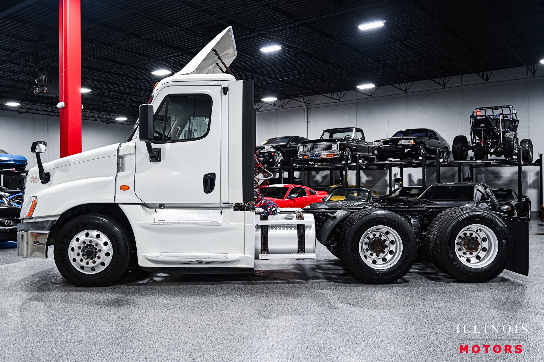 2018 Freightliner Cascadia photo 2
