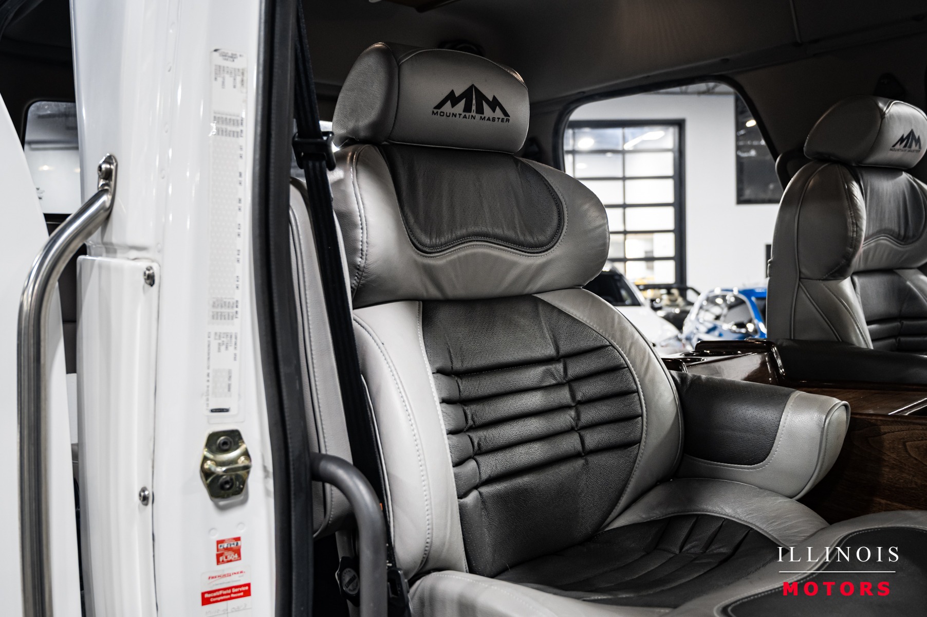 2007 Freightliner M2 106 Medium Duty photo 30