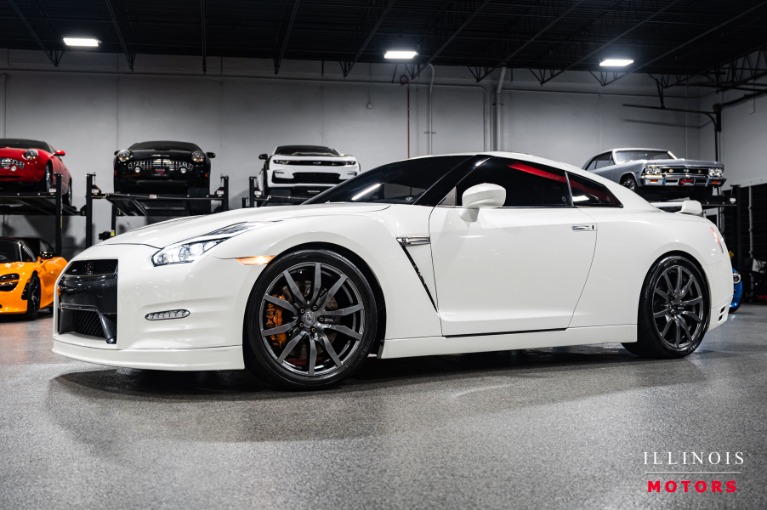 2014 Nissan GT-R Premium's photo