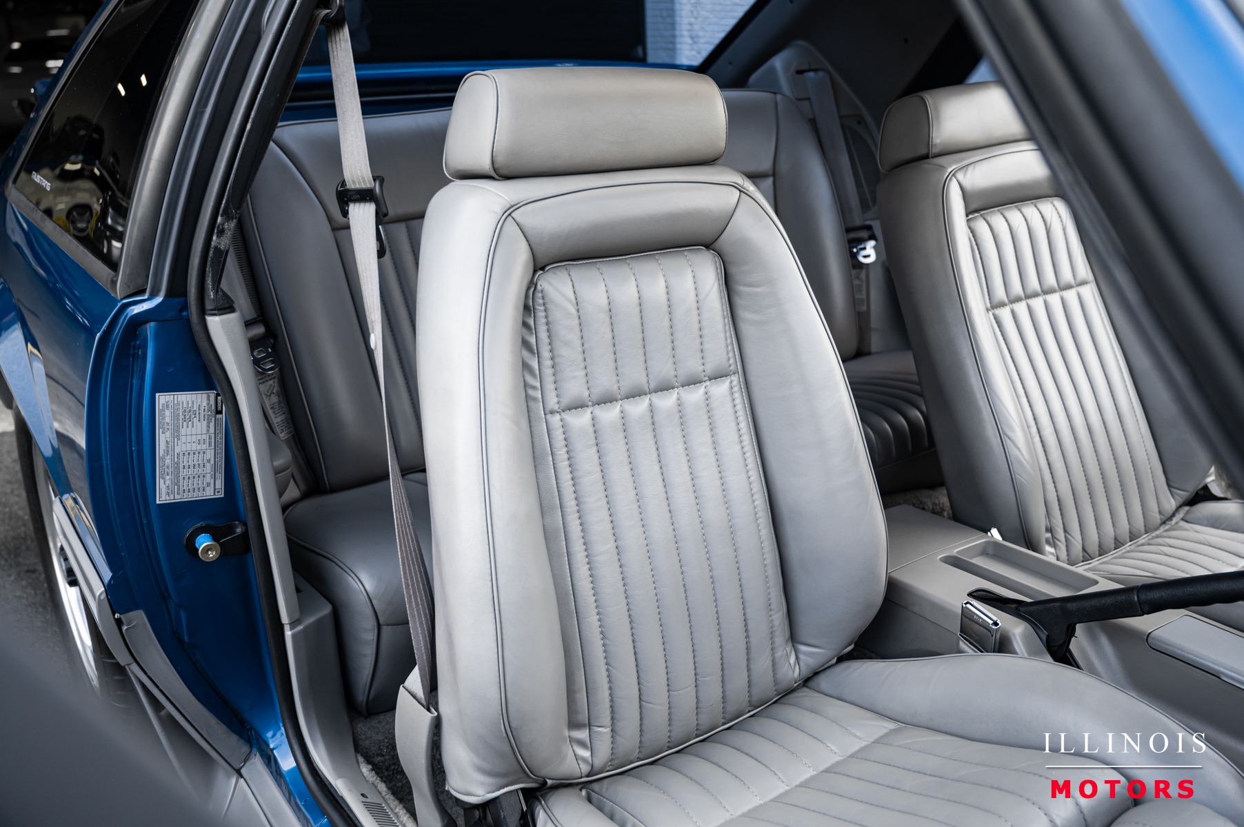 1990 Ford Mustang GT photo 29