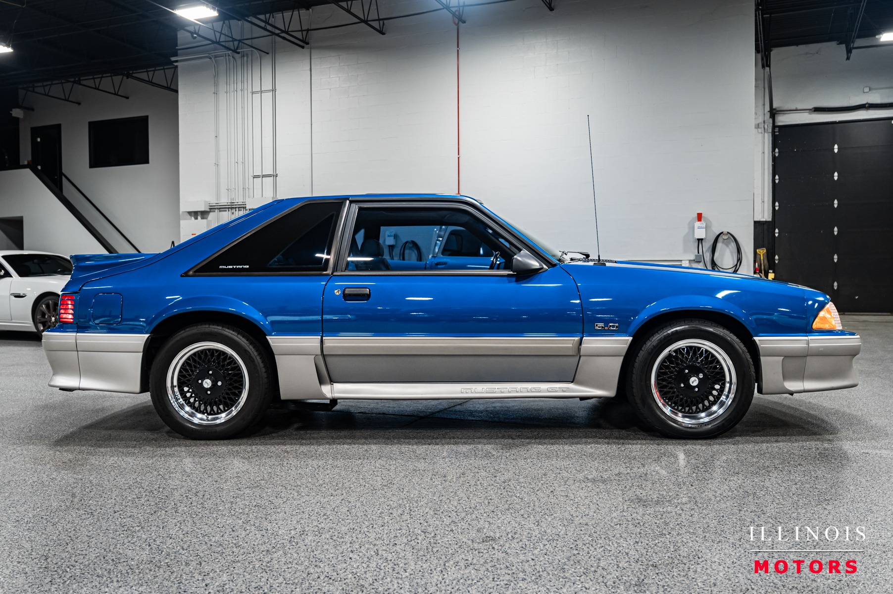1990 Ford Mustang GT photo 3