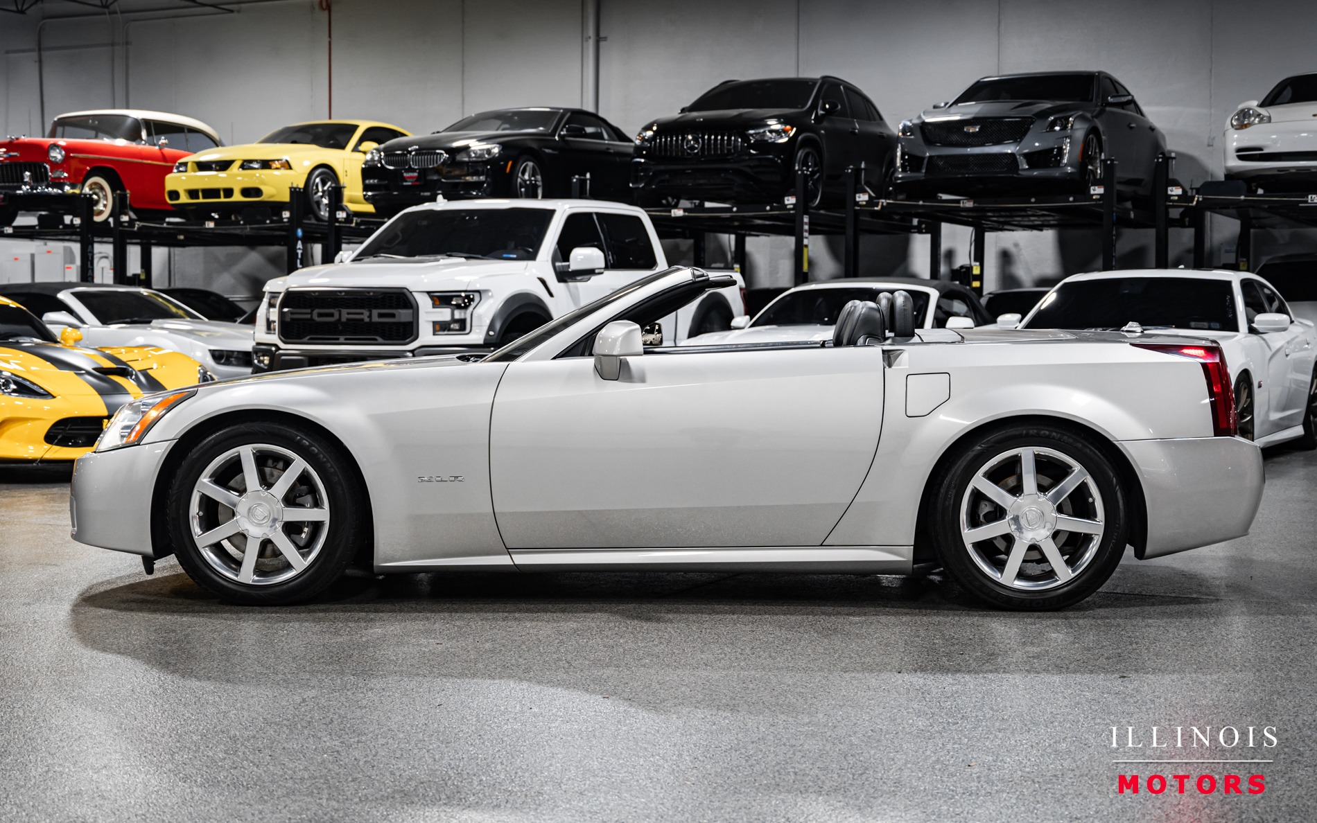 2004 Cadillac XLR photo 2
