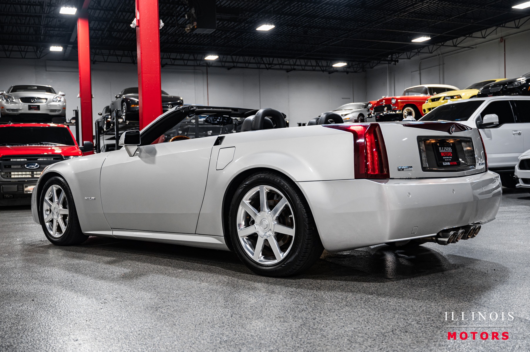 2004 Cadillac XLR photo 3