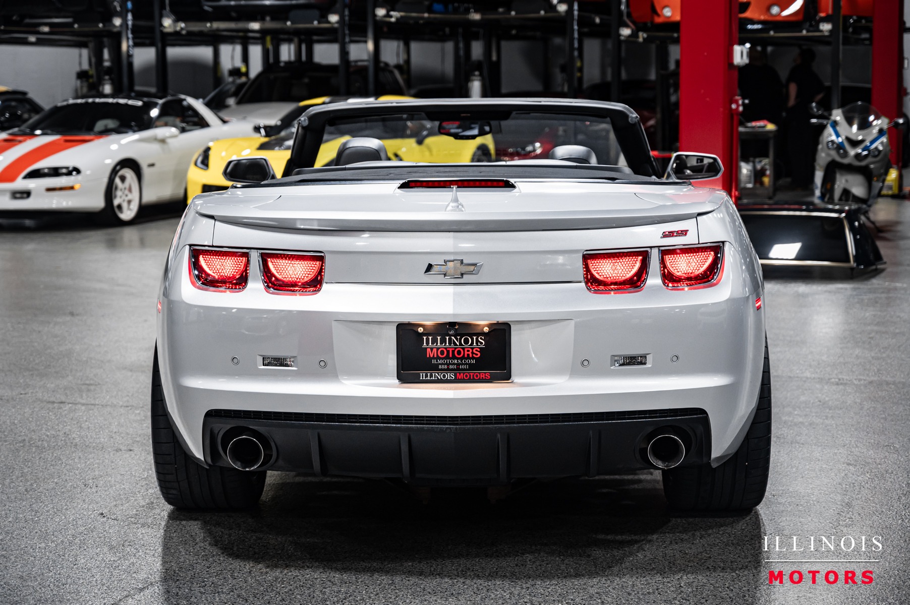 2011 Chevrolet Camaro SS photo 2