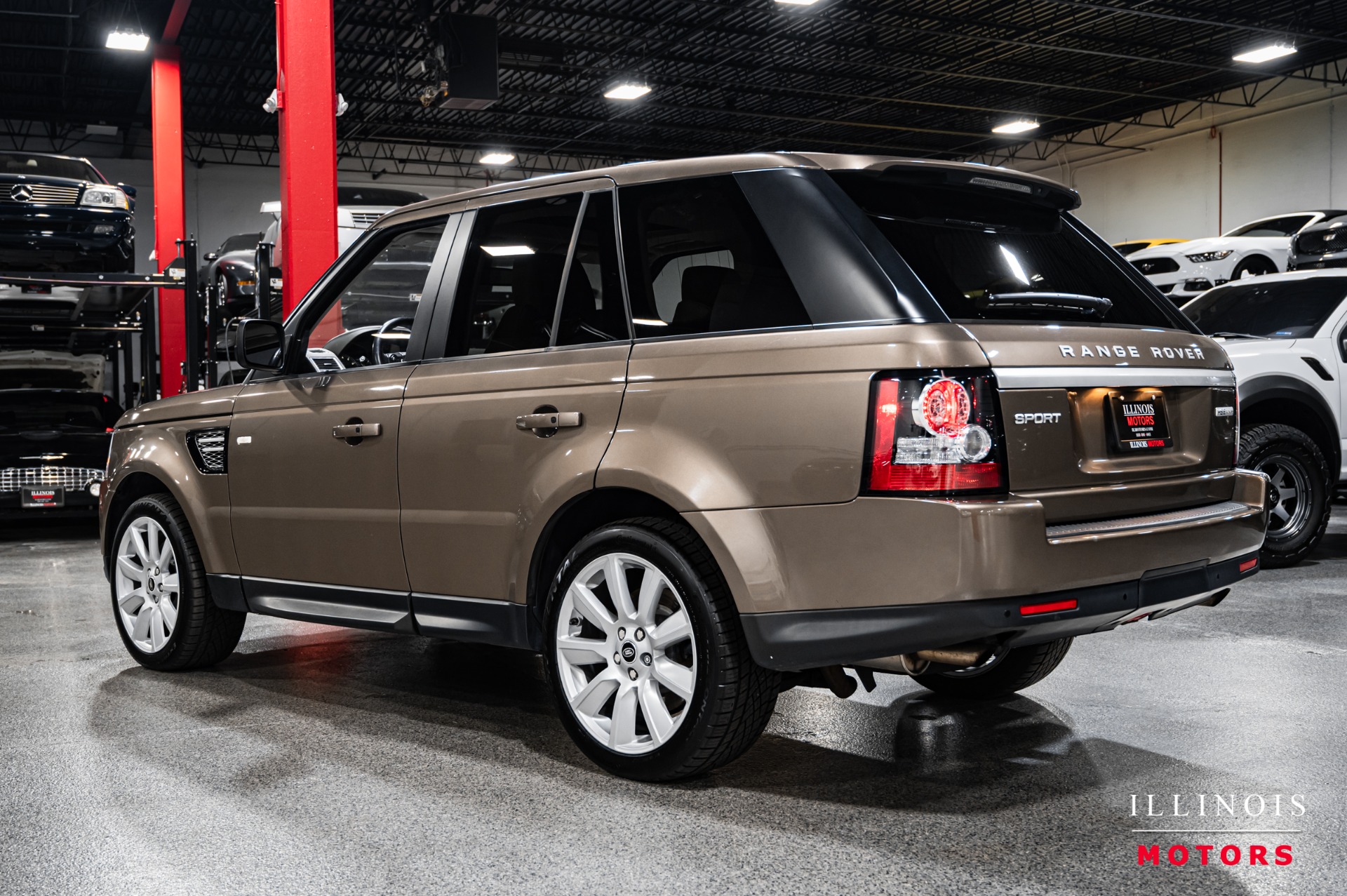 2013 Land Rover Range Rover Sport HSE LUX photo 3