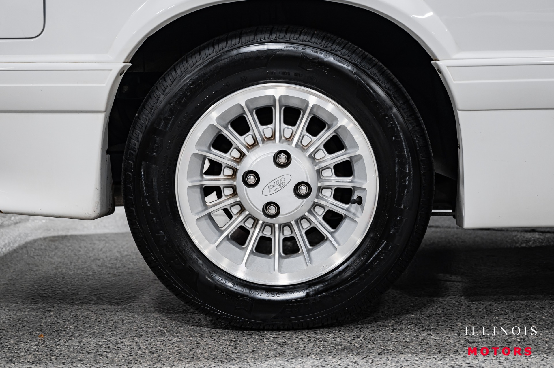 1990 Ford Mustang GT photo 11