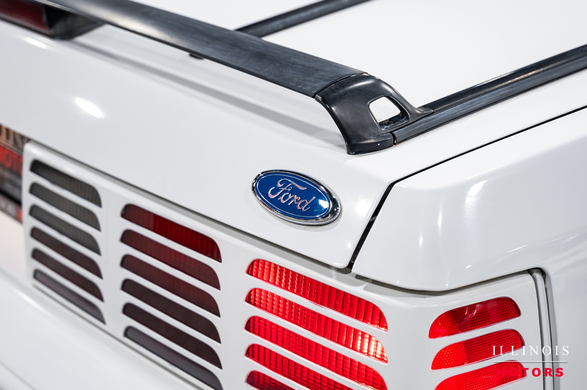 1990 Ford Mustang GT photo 13