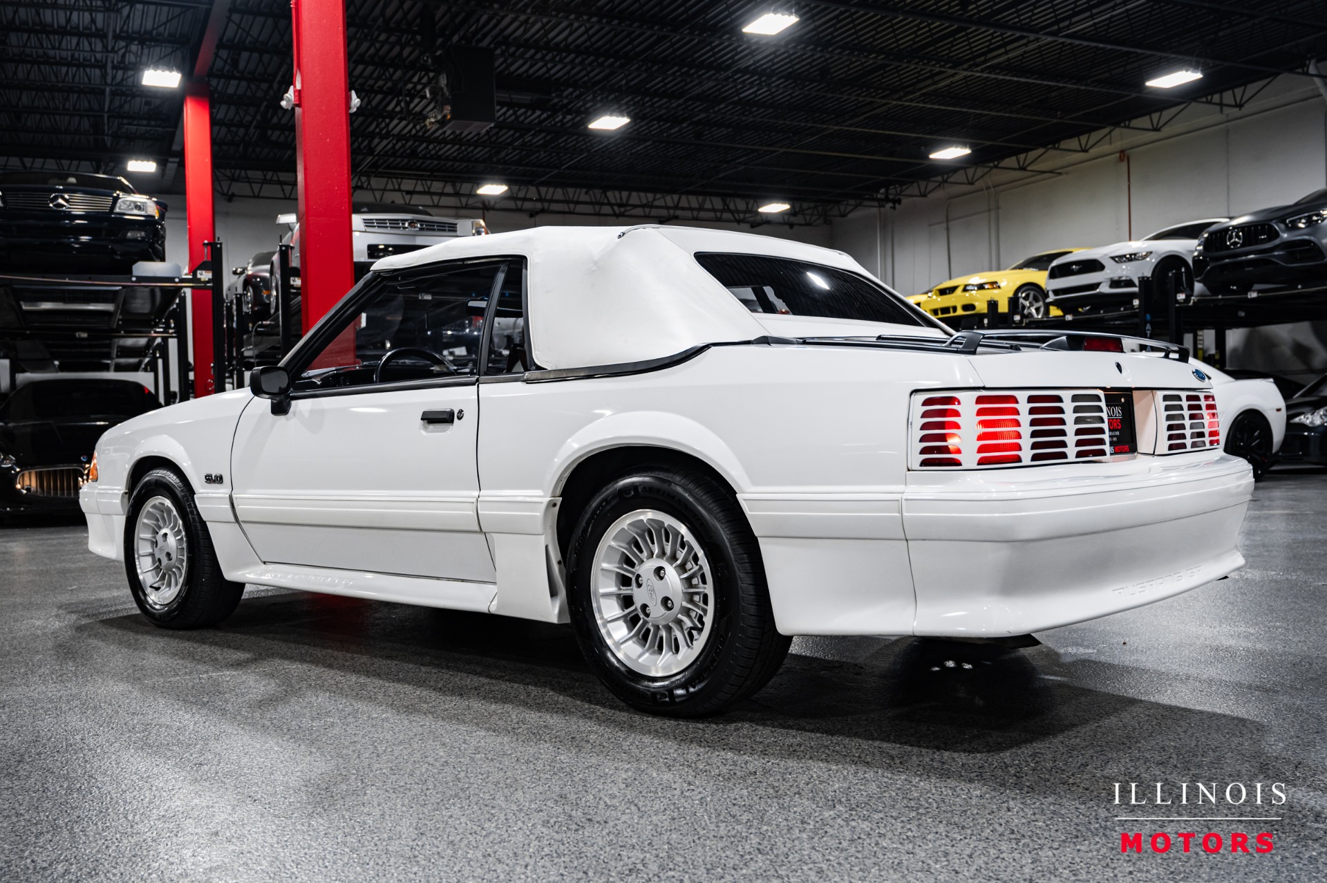 1990 Ford Mustang GT photo 33