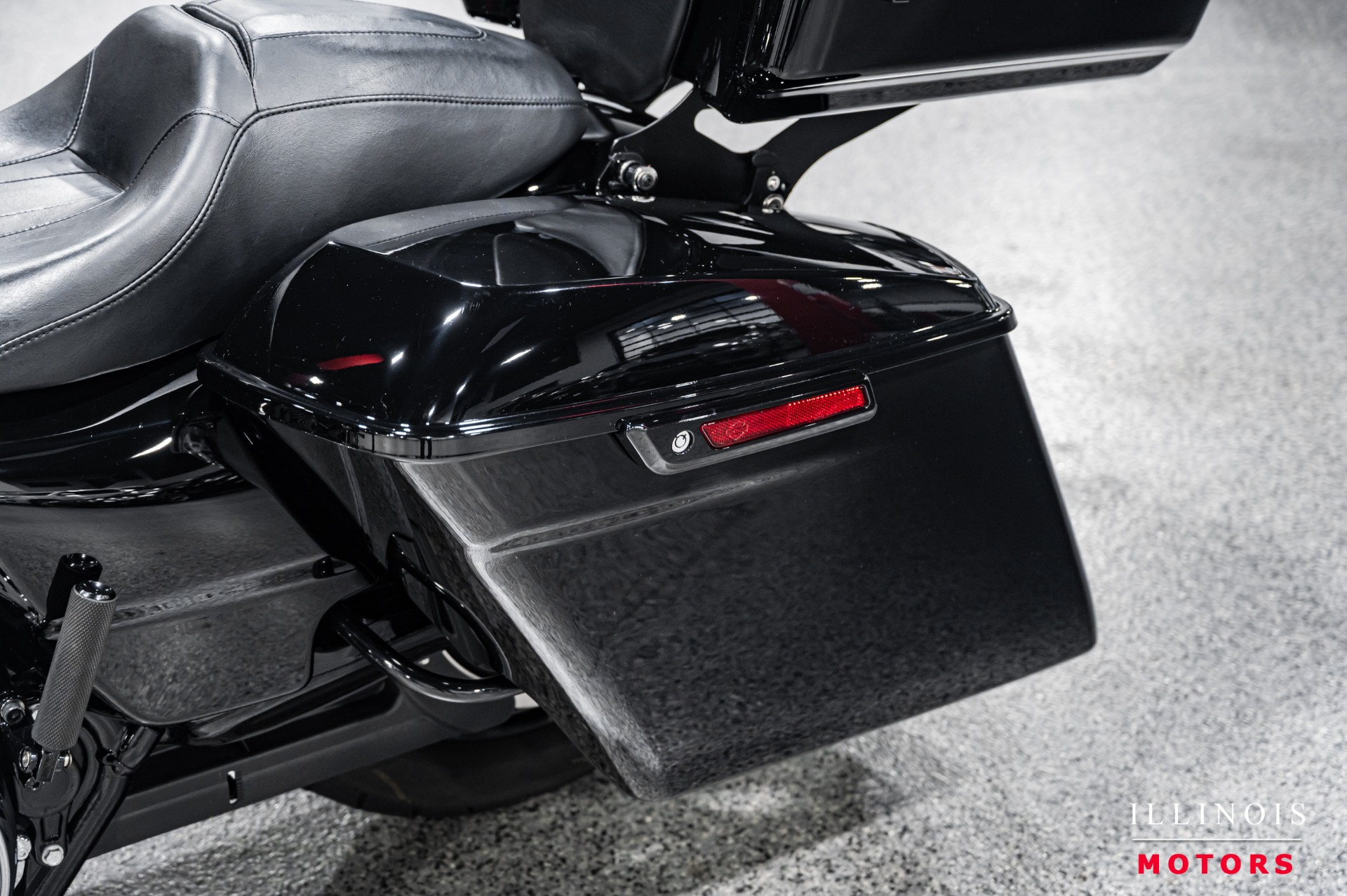 2017 Harley Davidson Road Glide Special FLTRXS photo 2