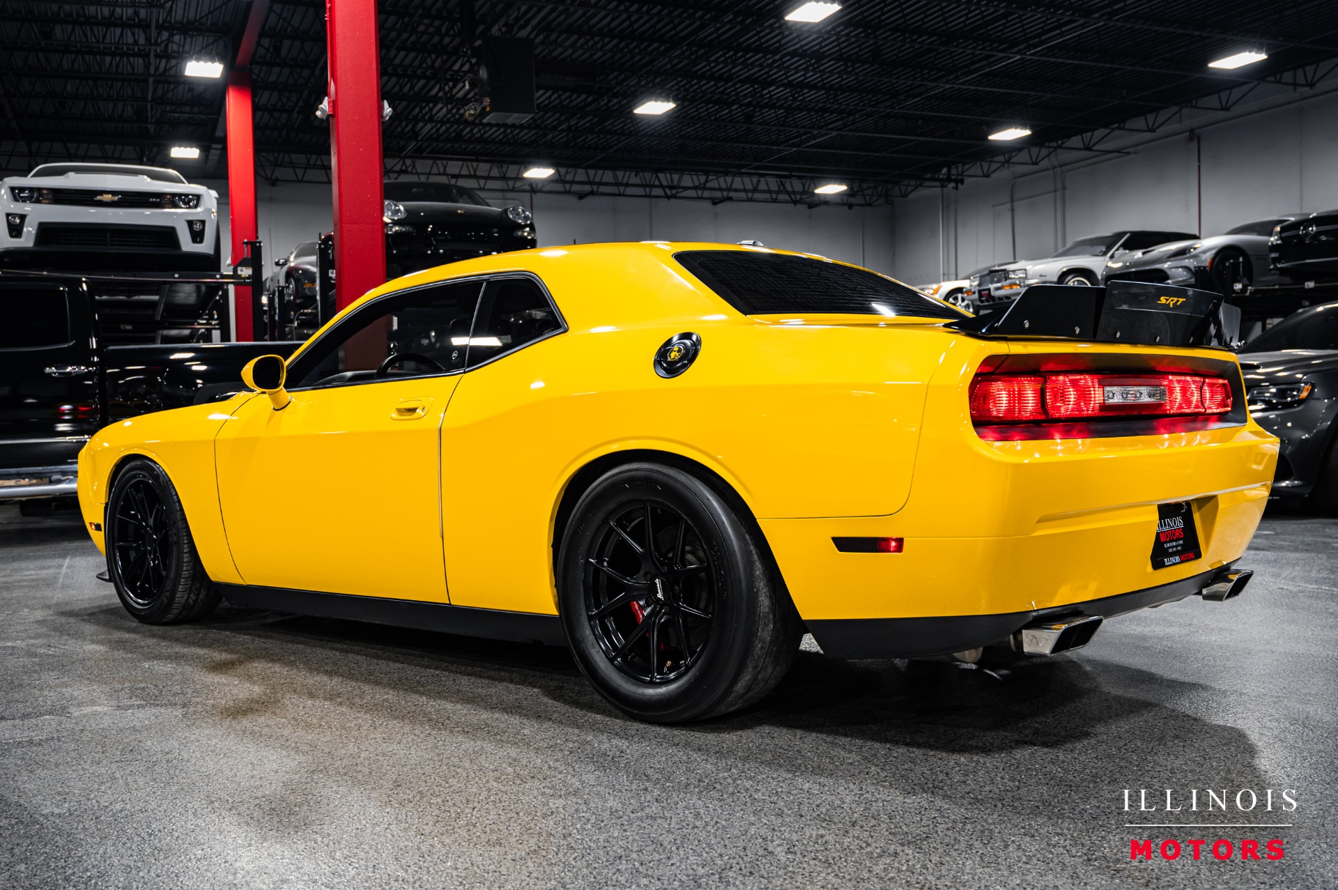 2010 Dodge Challenger SRT8 photo 3