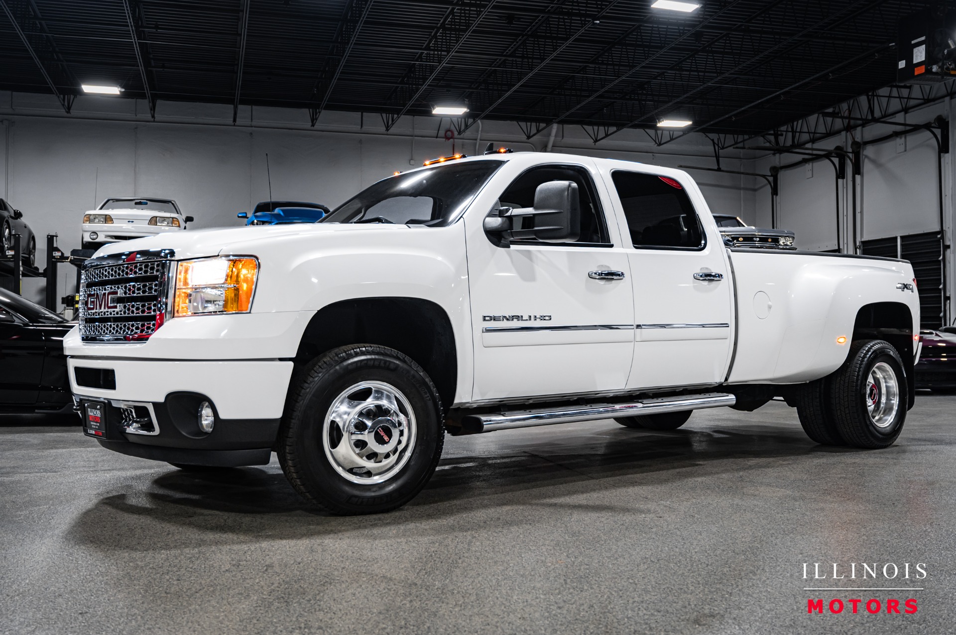 2013 GMC Sierra 4WD Crew Cab Long Box DRW's photo