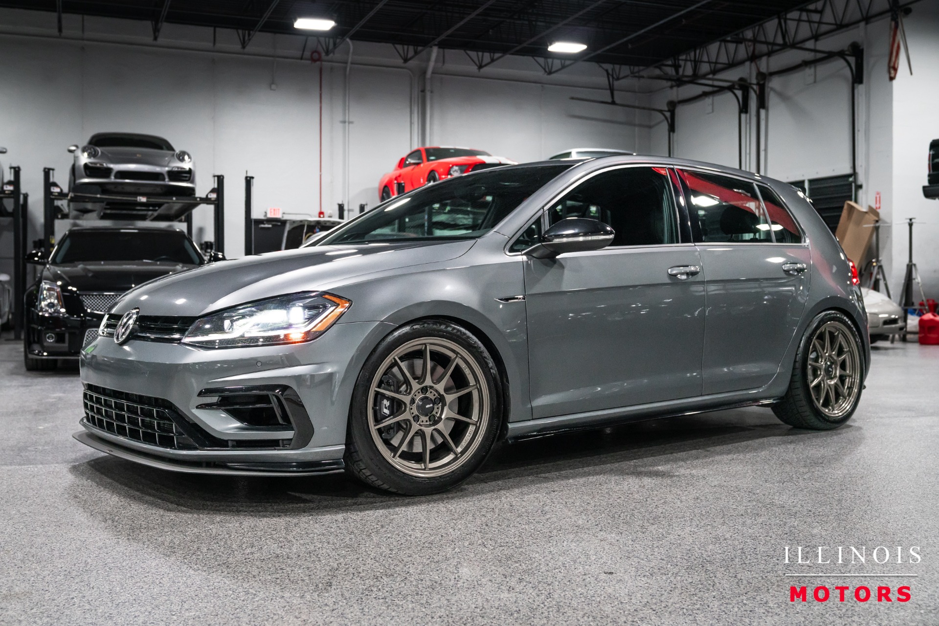 2019 Volkswagen Golf R w/DCC & Navigation 4-door DSG's photo