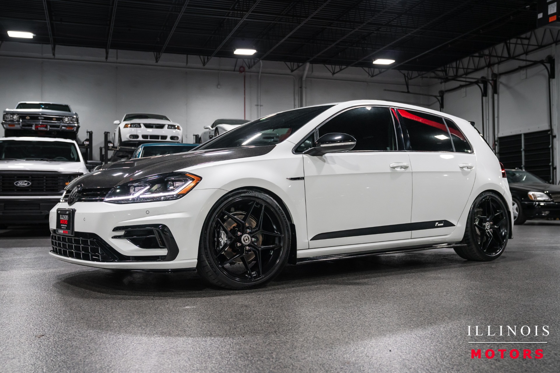 2019 Volkswagen Golf R w/DCC & Navigation 4-door DSG's photo
