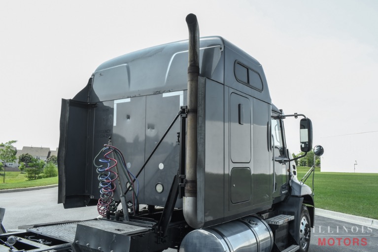 Used 2010 Mack CXU613 Pinnacle Sleeper Tractor For Sale