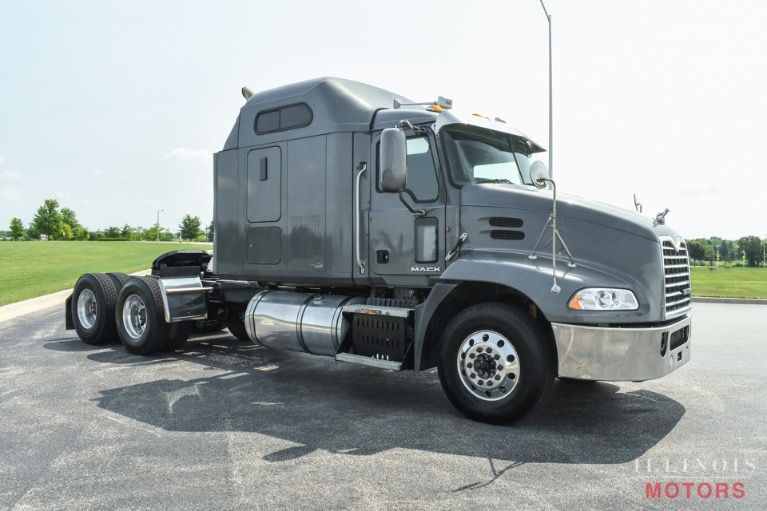 Used 2010 Mack CXU613 Pinnacle Sleeper Tractor For Sale